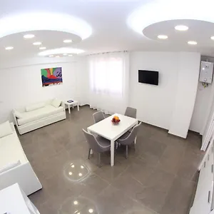 Mondo Suites Apartments Appartement